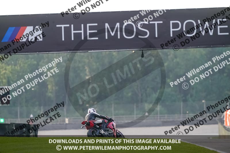 donington no limits trackday;donington park photographs;donington trackday photographs;no limits trackdays;peter wileman photography;trackday digital images;trackday photos
